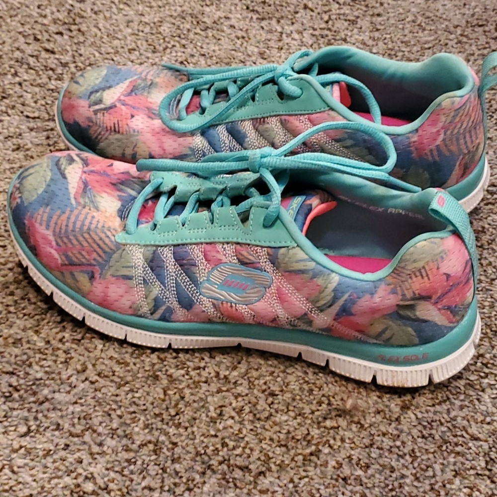 Skechers Memory Foam Size 8.5 Ladies Shoes